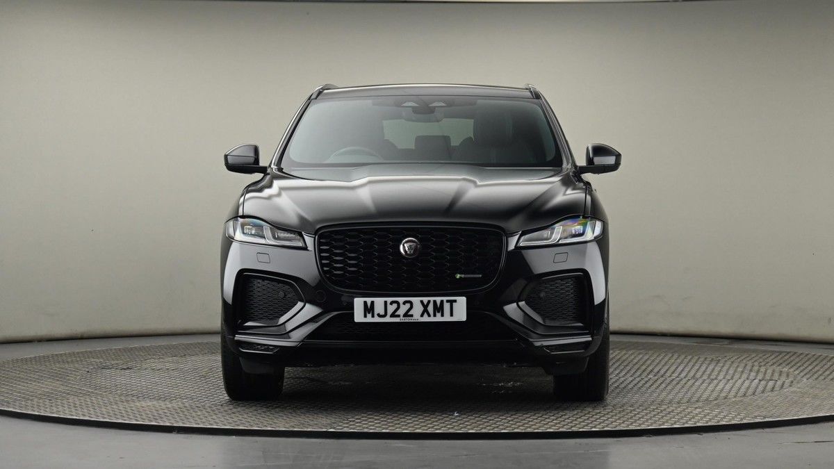 Jaguar F-PACE Image 21