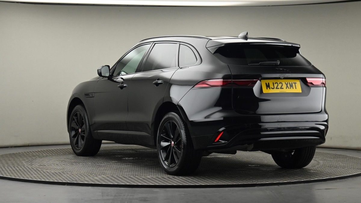 Jaguar F-PACE Image 24