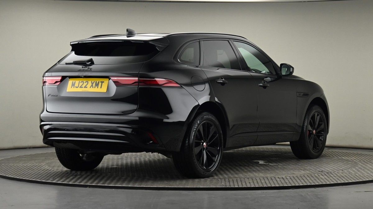Jaguar F-PACE Image 26