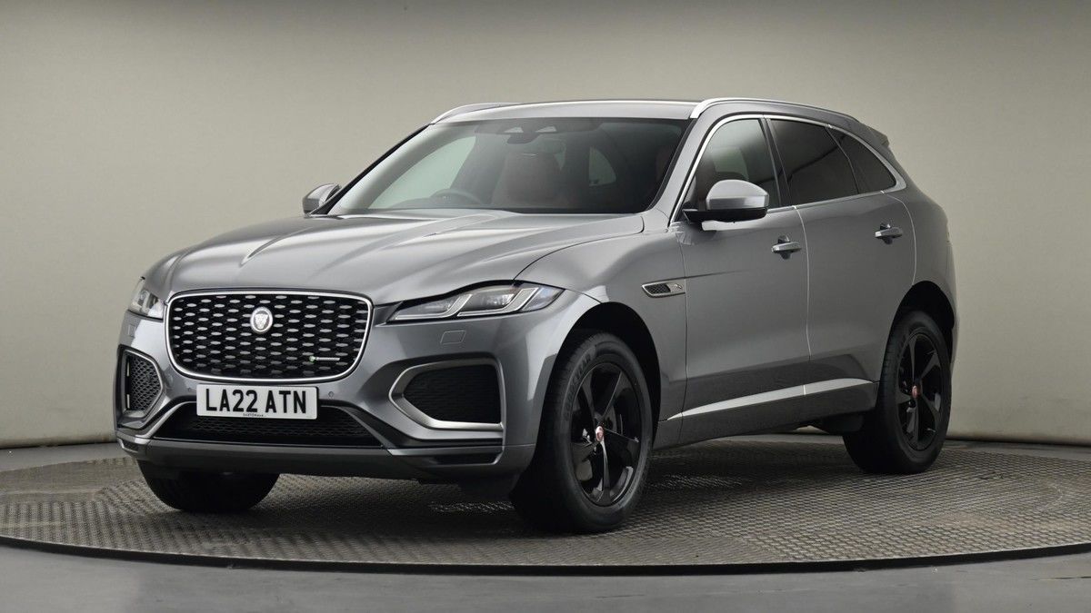 Jaguar F-PACE Image 21