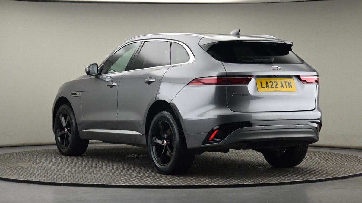 Jaguar F-PACE Image 23