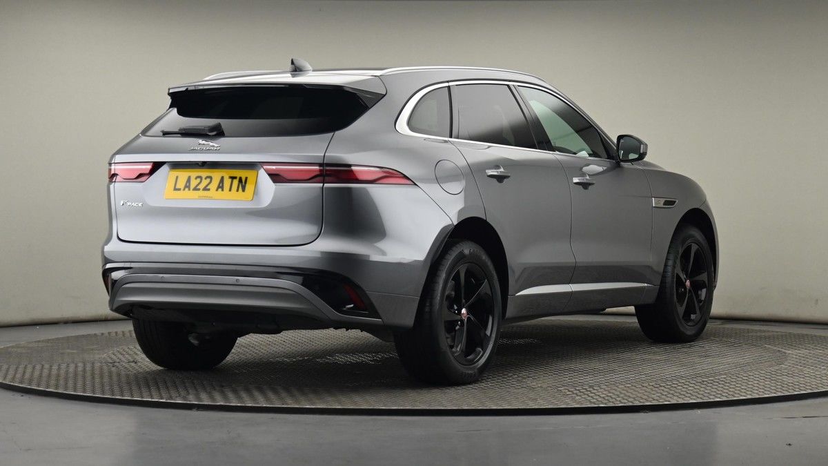 Jaguar F-PACE Image 25