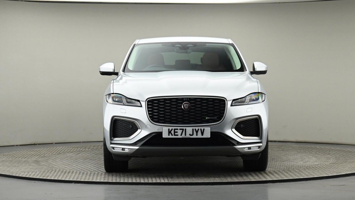 Jaguar F-PACE Image 21