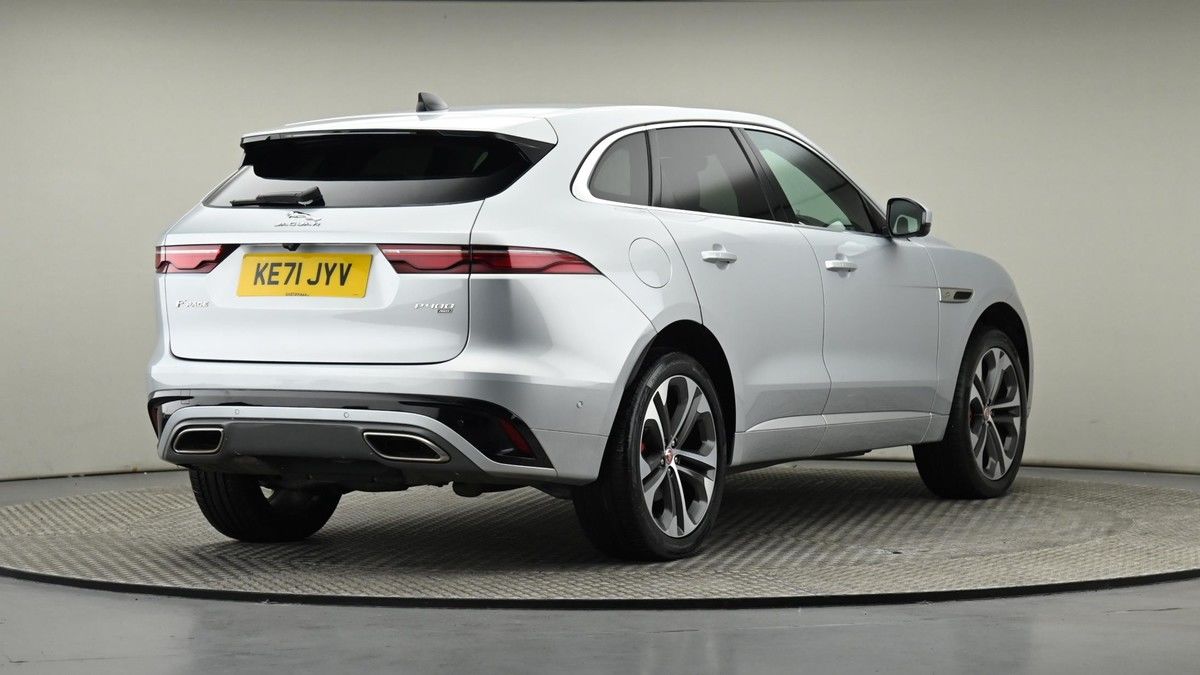Jaguar F-PACE Image 26