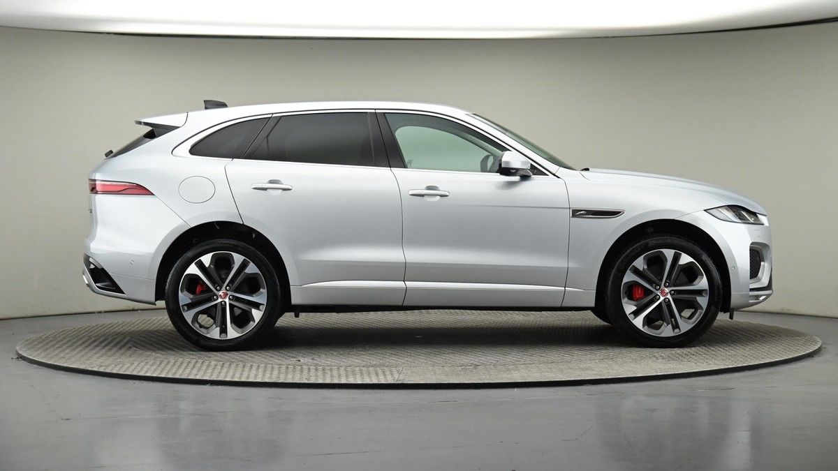 Jaguar F-PACE Image 27