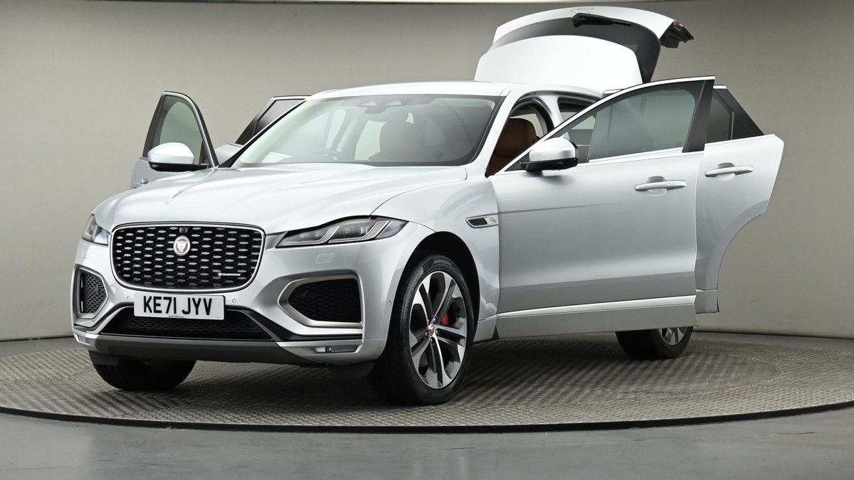 Jaguar F-PACE Image 28