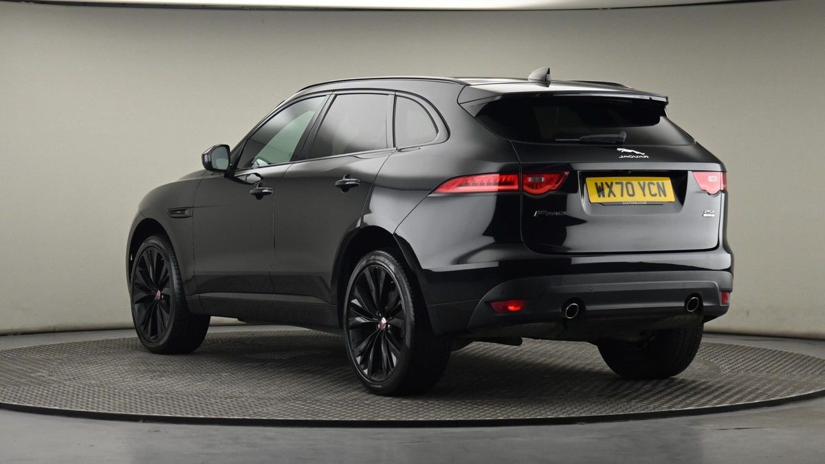 Jaguar F-PACE Image 24
