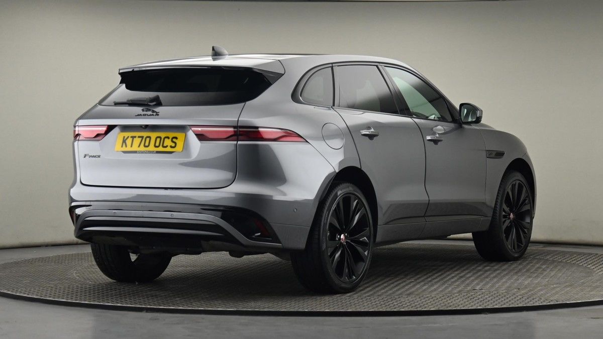 Jaguar F-PACE Image 26