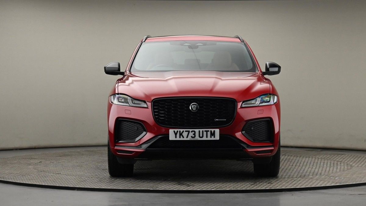 Jaguar F-PACE Image 21