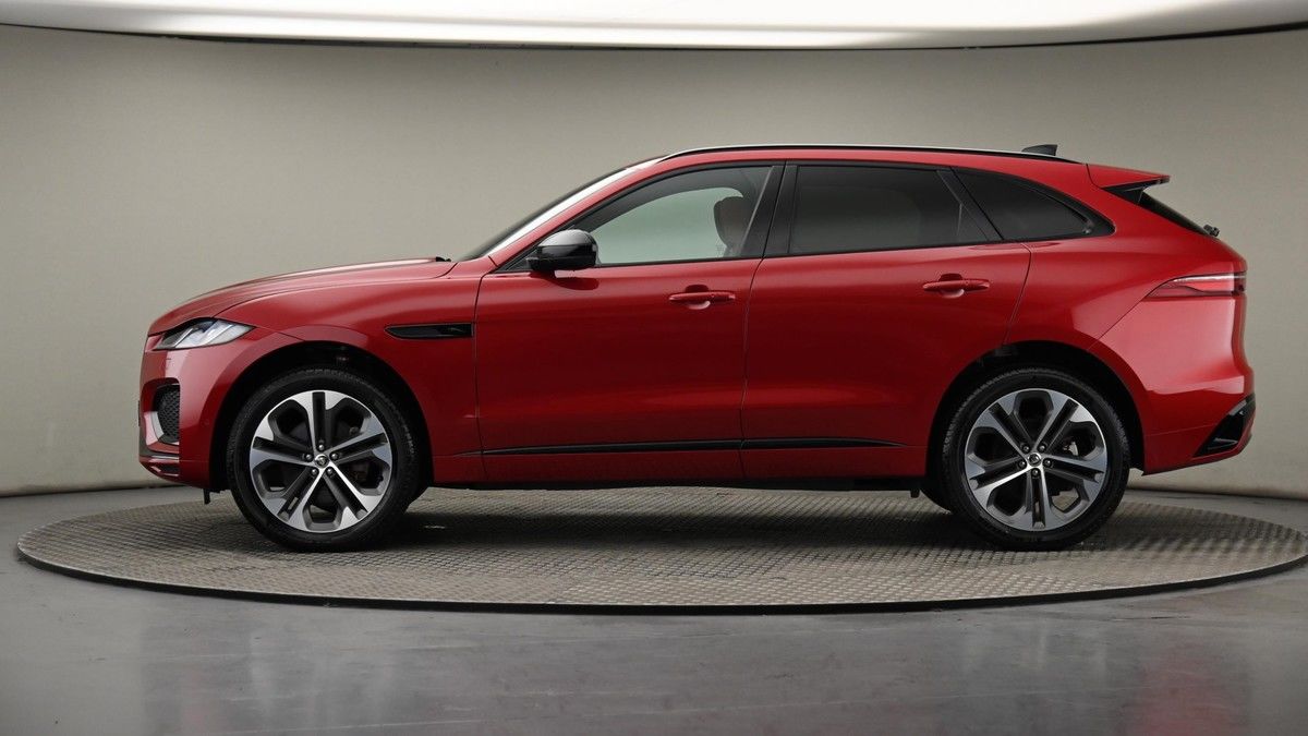Jaguar F-PACE Image 23