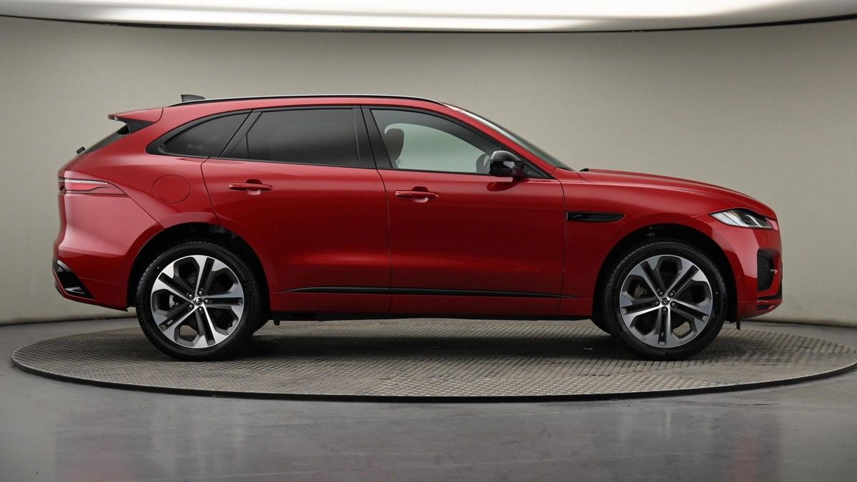 Jaguar F-PACE Image 27
