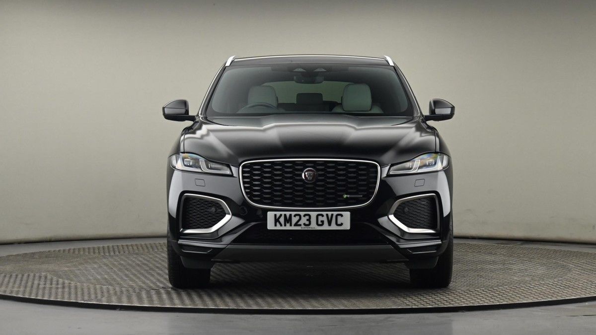 Jaguar F-PACE Image 21