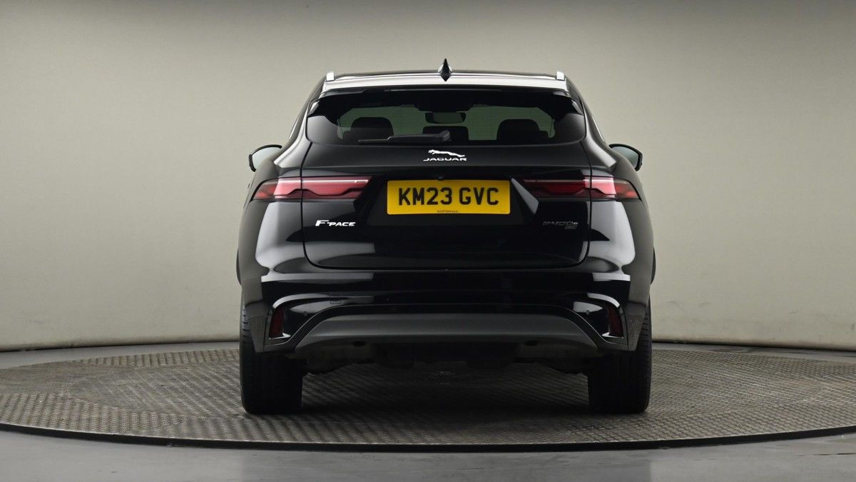 Jaguar F-PACE Image 25