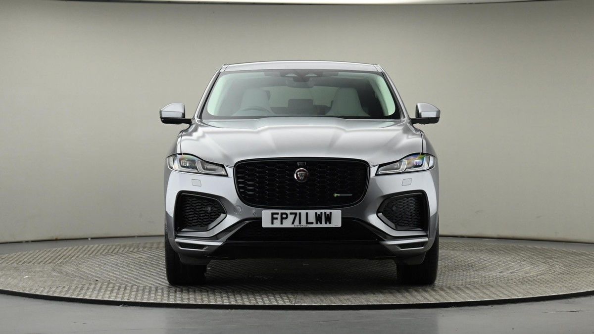 Jaguar F-PACE Image 21