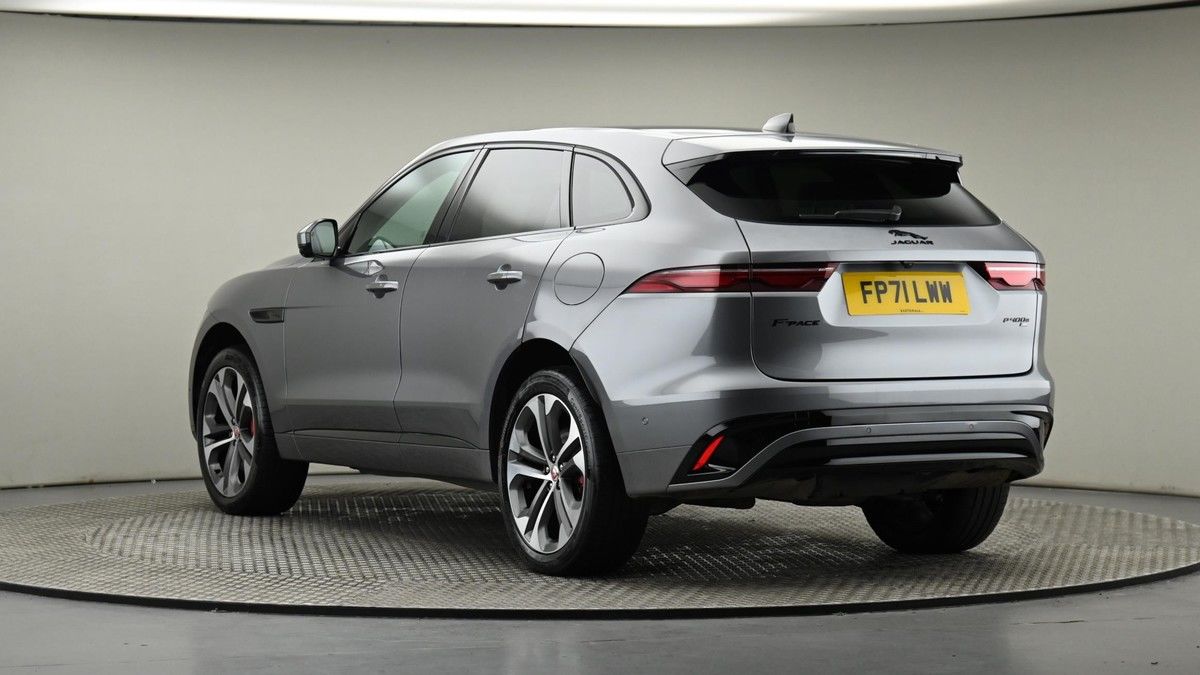 Jaguar F-PACE Image 24