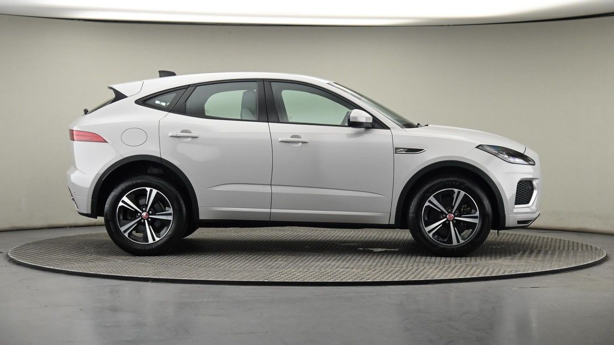 Jaguar E-PACE Image 27