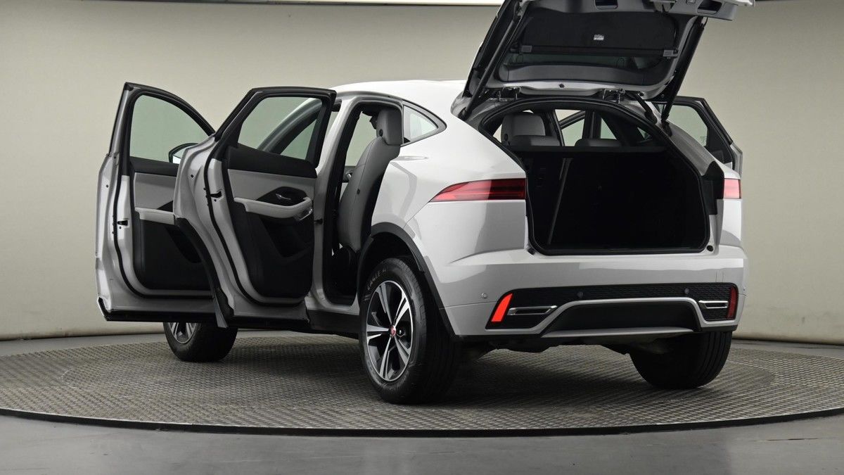 Jaguar E-PACE Image 29