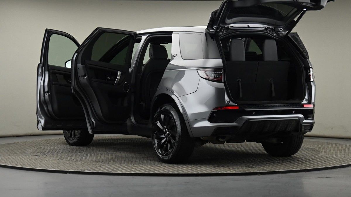 Land Rover Discovery Sport Image 29