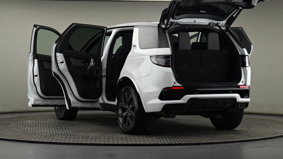 Land Rover Discovery Sport Image 29