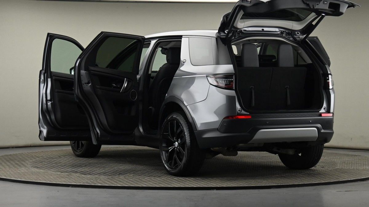 Land Rover Discovery Sport Image 57
