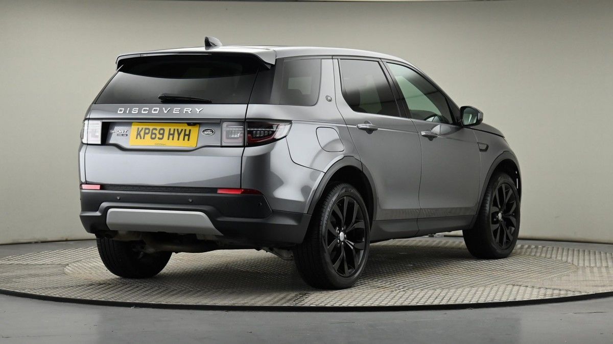 Land Rover Discovery Sport Image 51