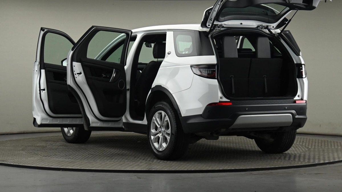Land Rover Discovery Sport Image 29