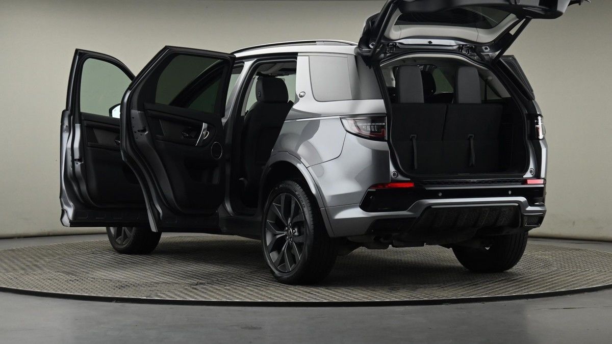 Land Rover Discovery Sport Image 29