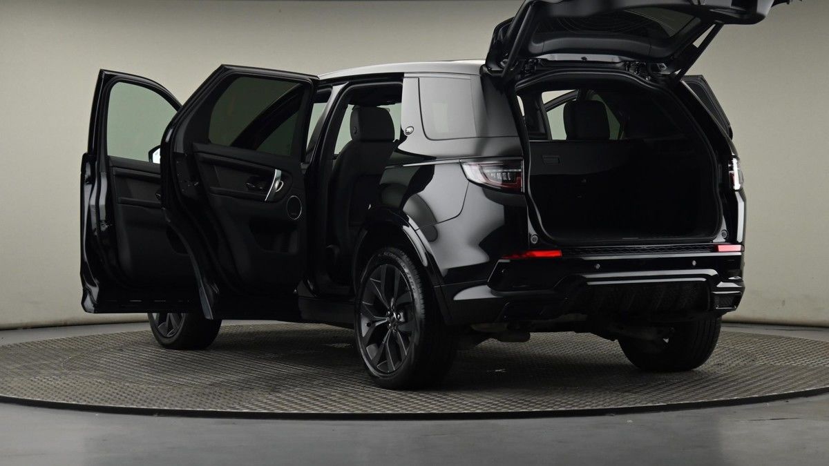 Land Rover Discovery Sport Image 29