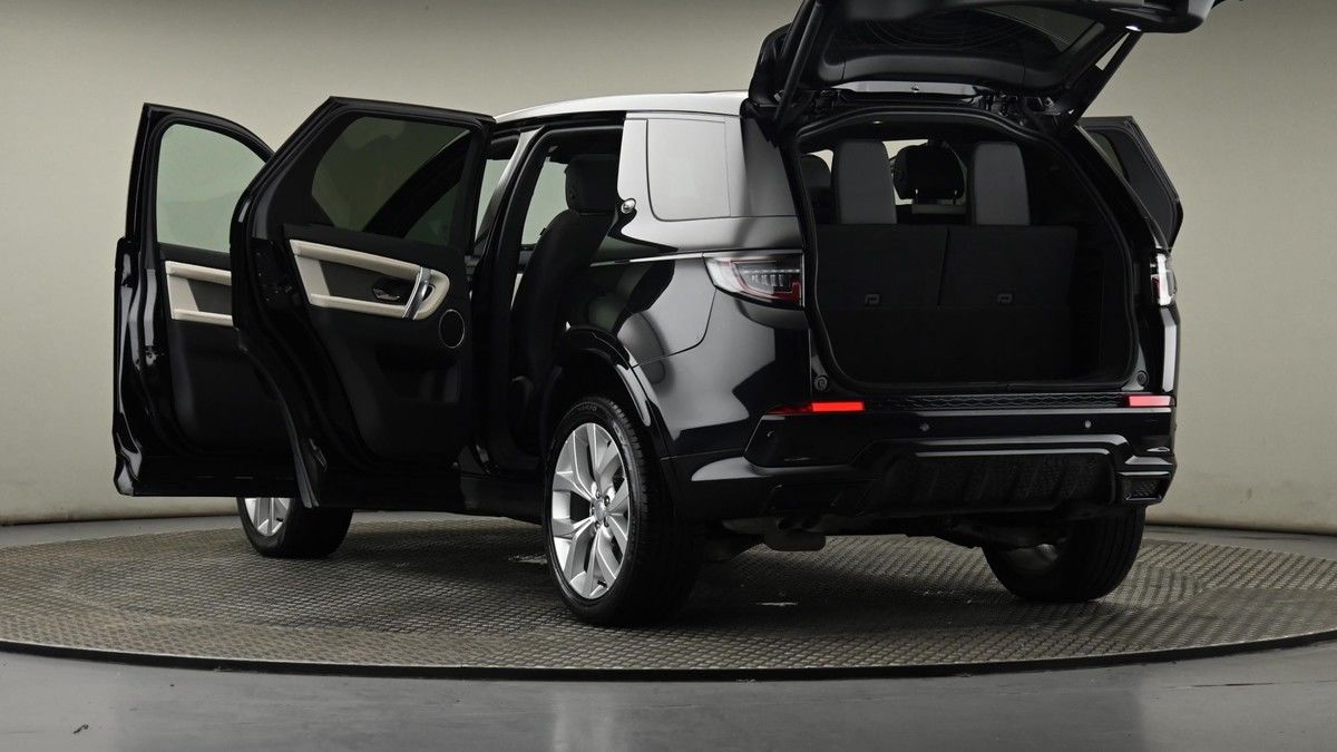 Land Rover Discovery Sport Image 29