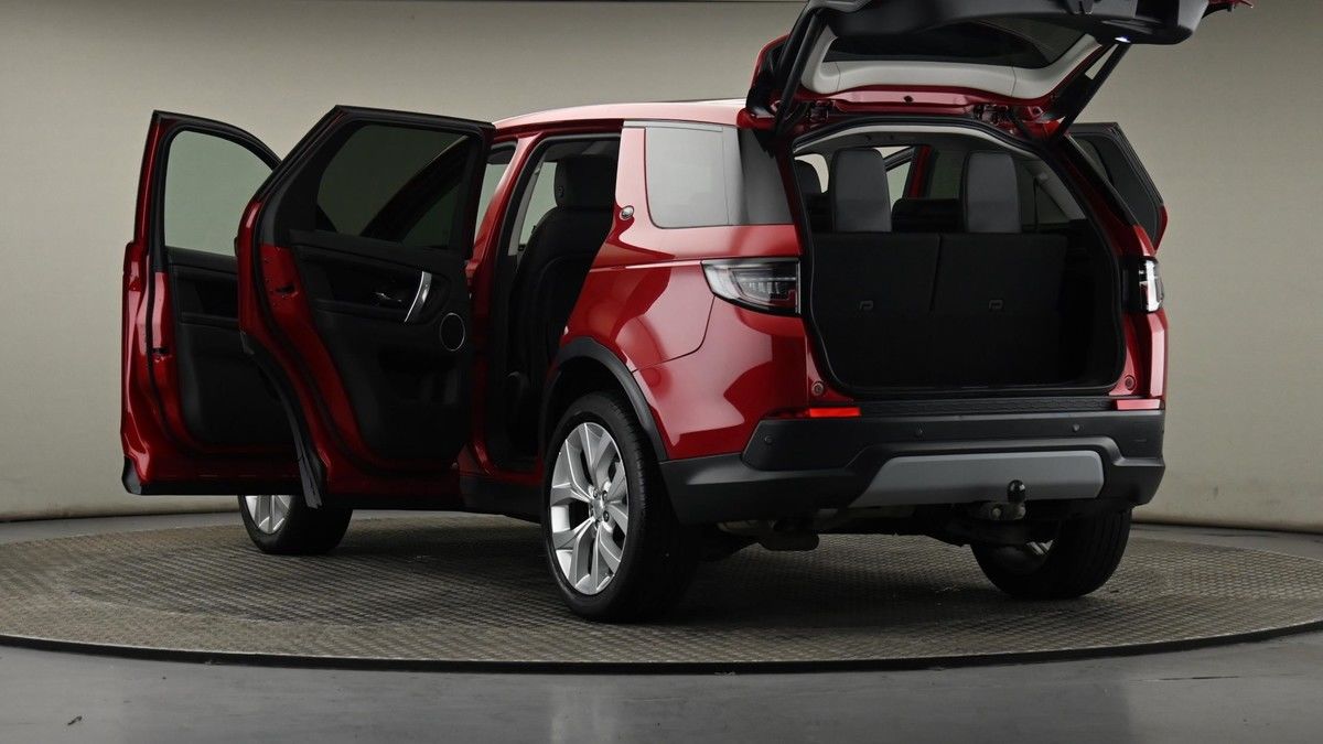 Land Rover Discovery Sport Image 29