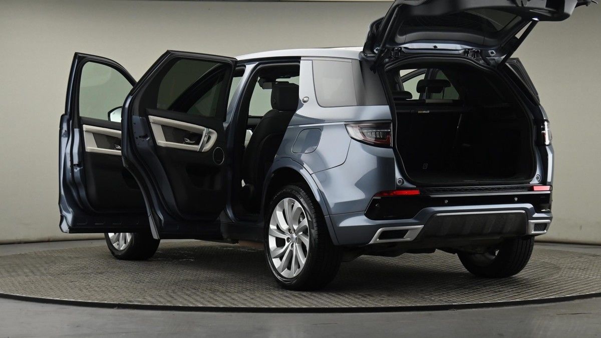 Land Rover Discovery Sport Image 29