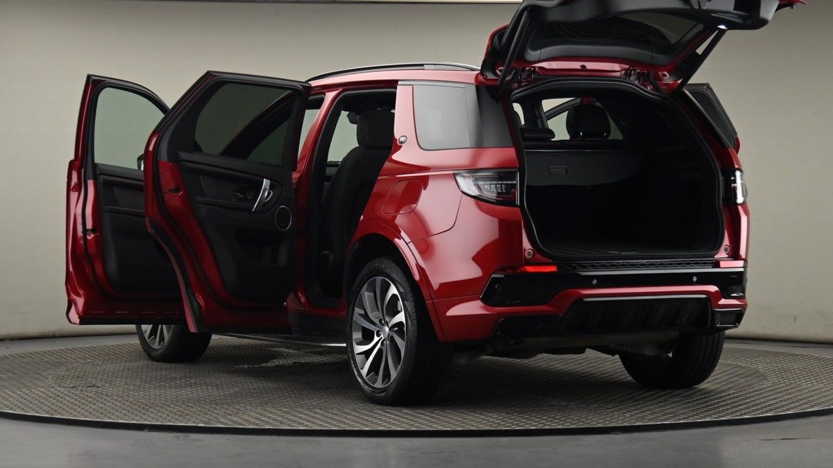 Land Rover Discovery Sport Image 29