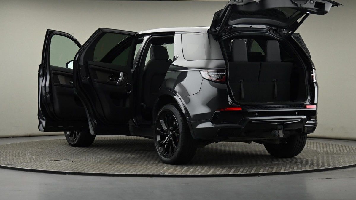 Land Rover Discovery Sport Image 29