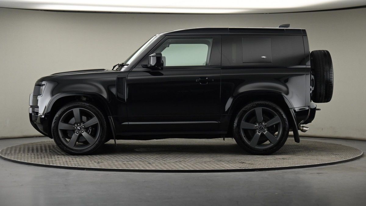 Land Rover Defender 90 Image 23
