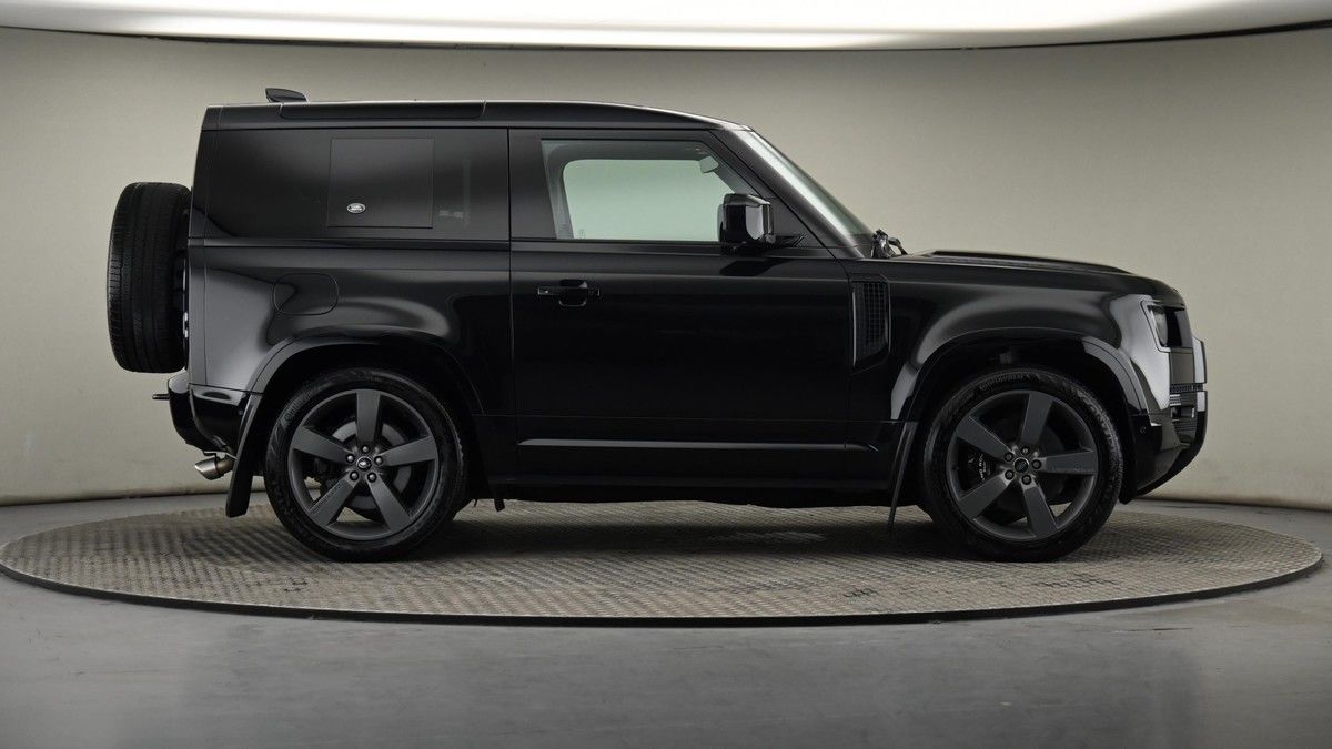 Land Rover Defender 90 Image 27