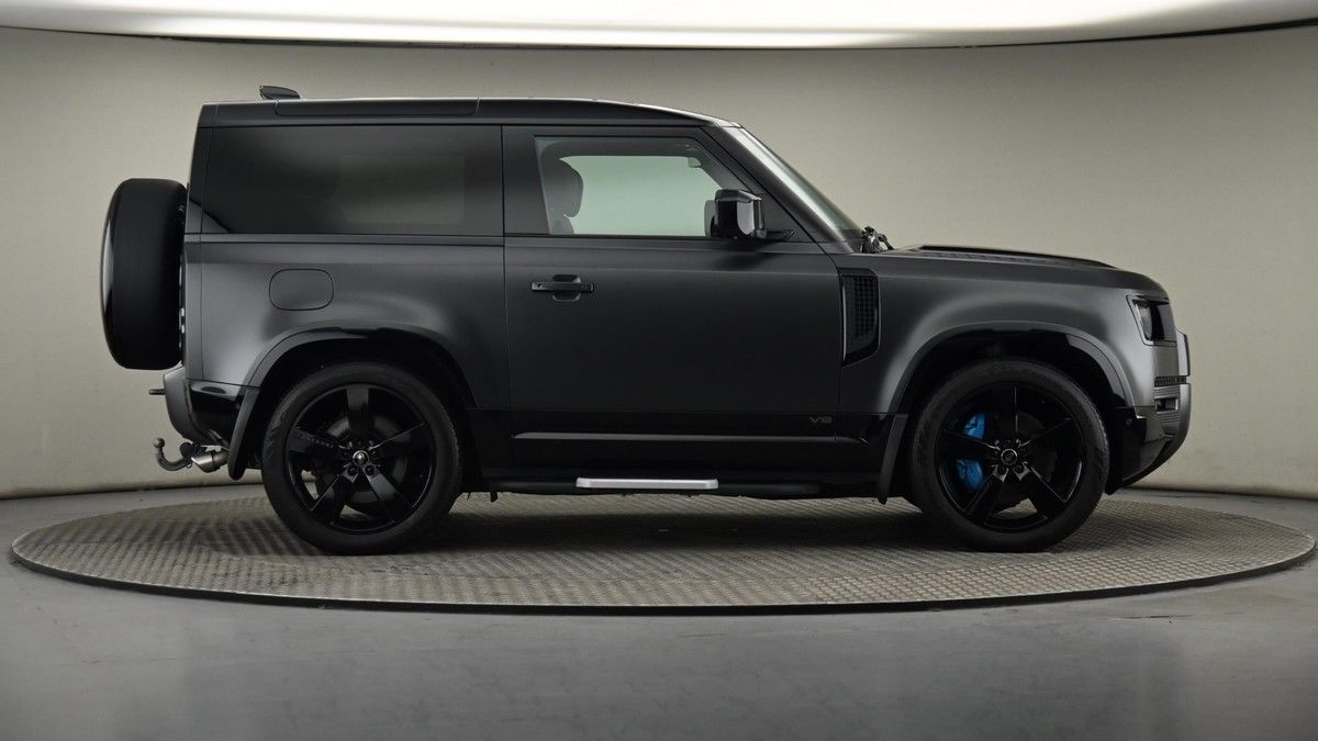 Land Rover Defender 90 Image 27