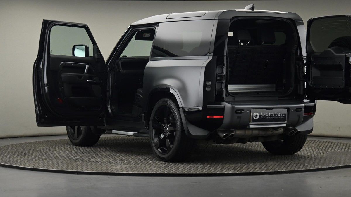 Land Rover Defender 90 Image 29