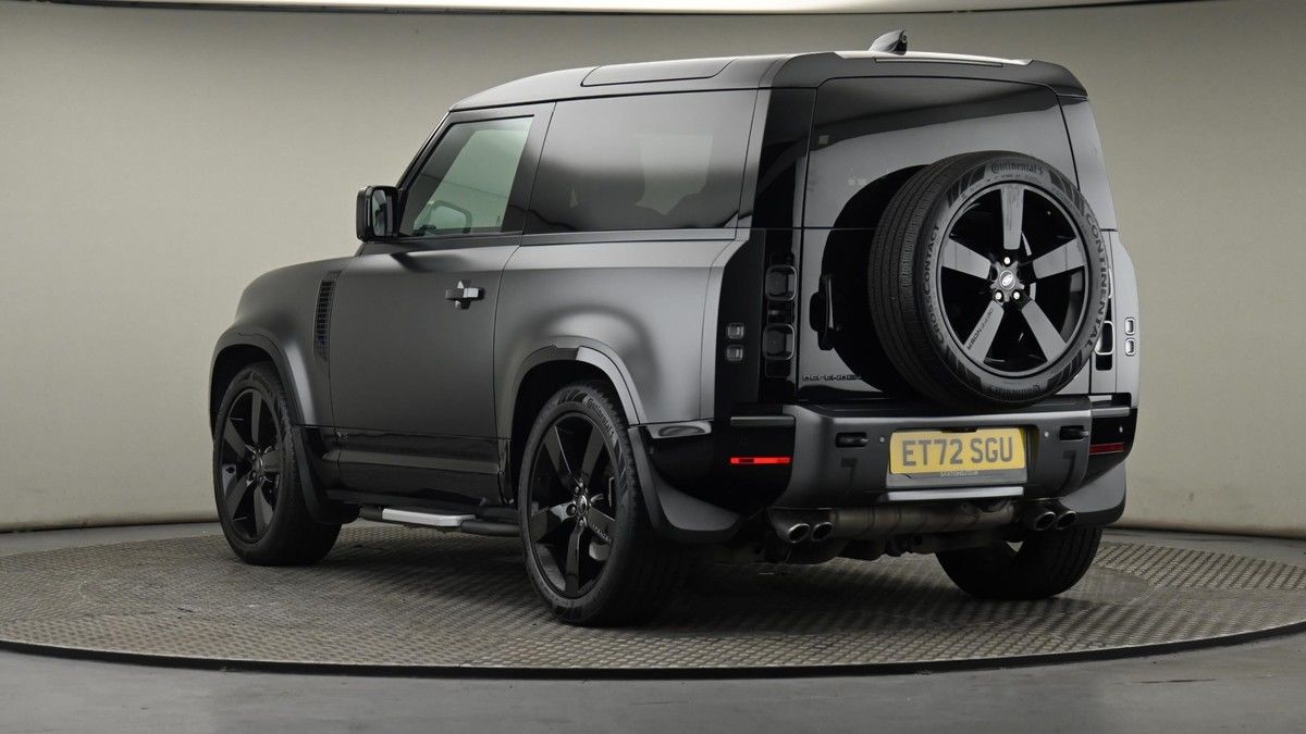 Land Rover Defender 90 Image 24