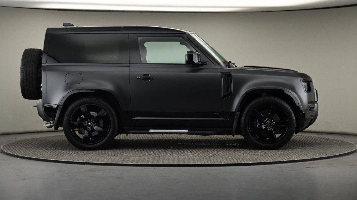 Land Rover Defender 90 Image 27