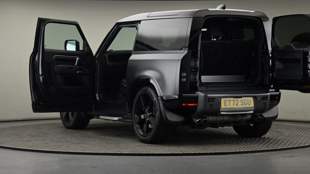 Land Rover Defender 90 Image 29