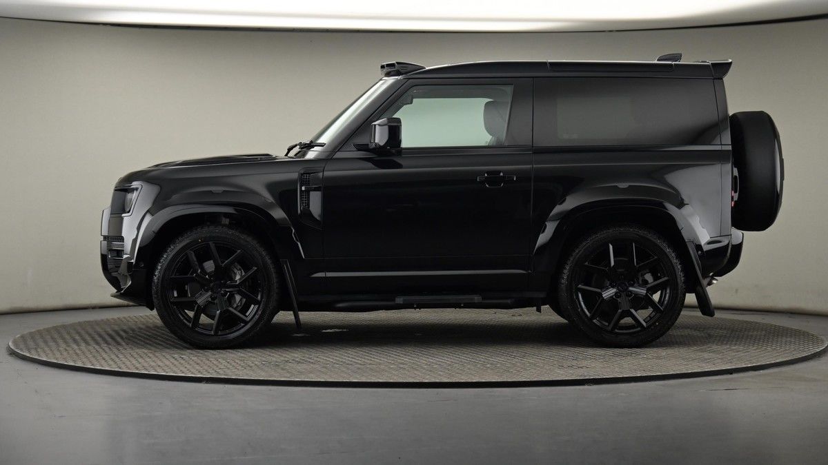 Land Rover Defender 90 Image 23