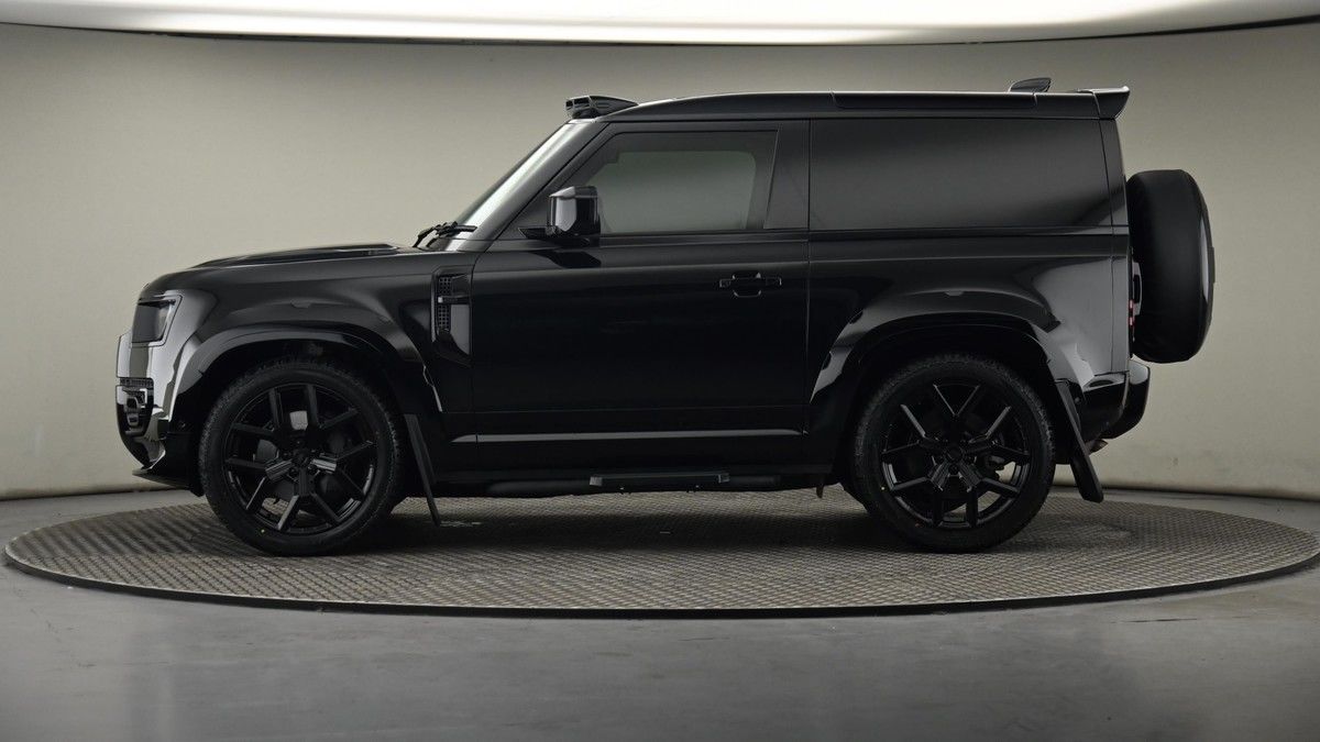 Land Rover Defender 90 Urban Image 23