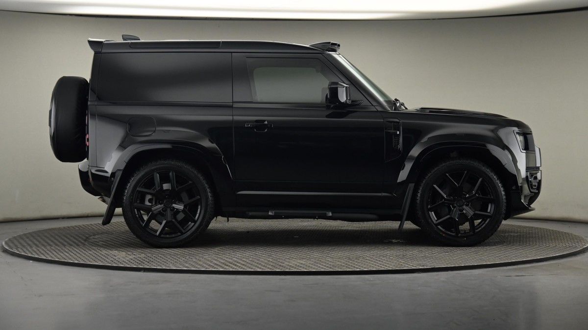 Land Rover Defender 90 Urban Image 27