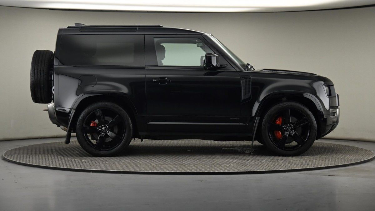 Land Rover Defender 90 Image 27