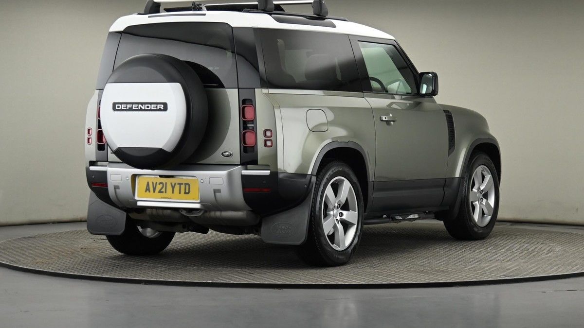 Land Rover Defender 90 Image 26