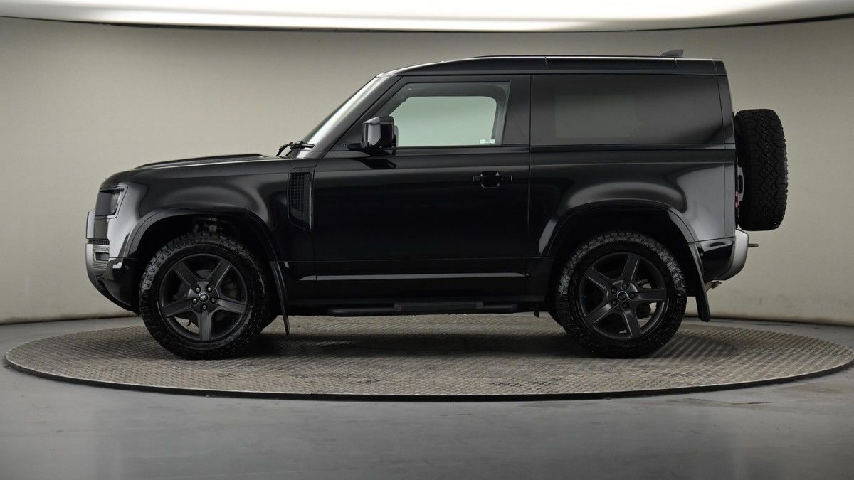 Land Rover Defender 90 Image 14