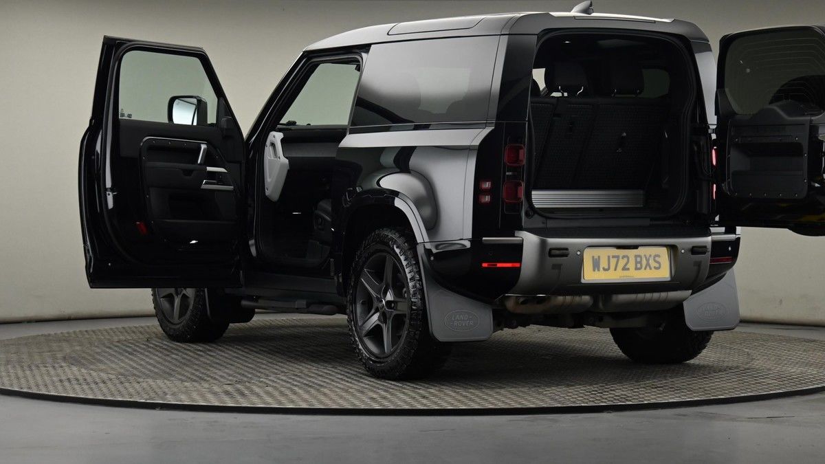 Land Rover Defender 90 Image 16