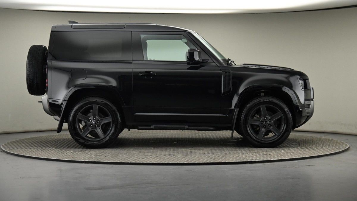 Land Rover Defender 90 Image 6