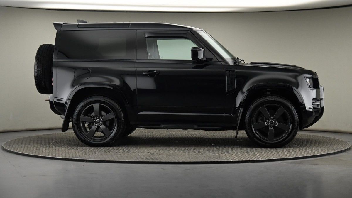 Land Rover Defender 90 Image 27