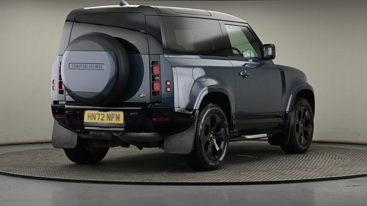 Land Rover Defender 90 Image 26